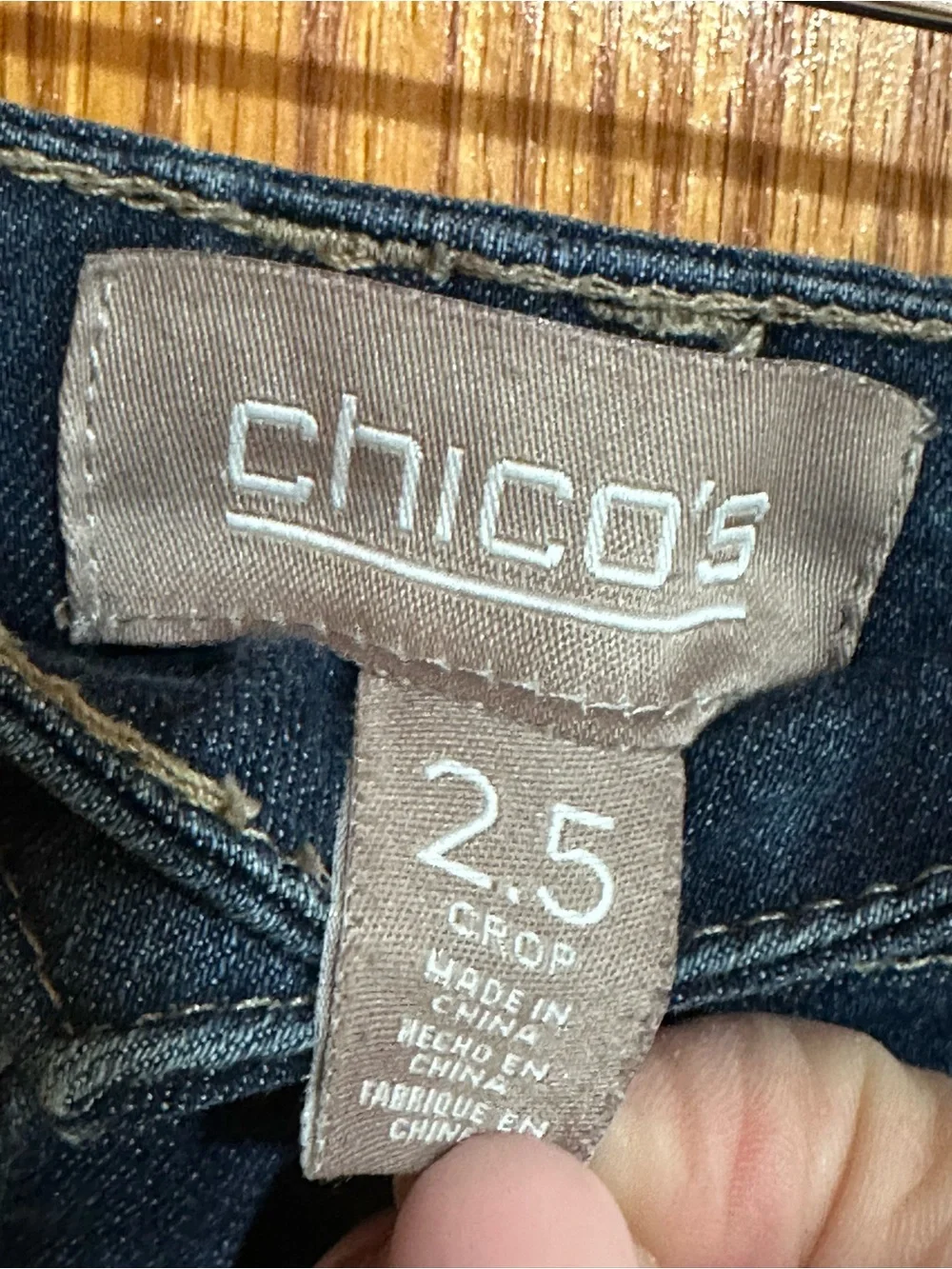 Chico's Dark Blue Cropped capri Jeans sz 2.5 or approx 14
